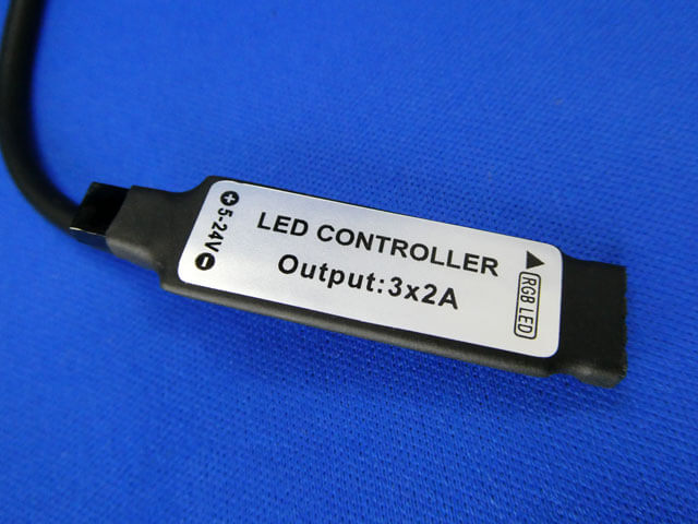 パソコンデスク周囲にNother LEDテープライト 2Mを貼る！