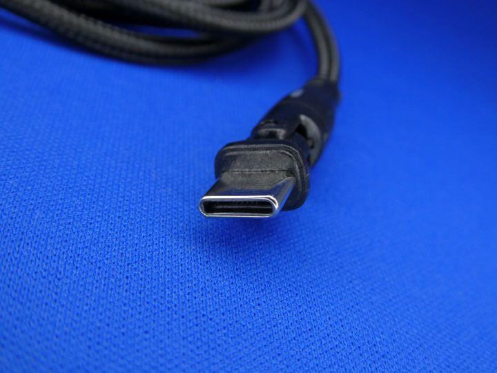 USB Type-Cケーブル 180度回転を導入する