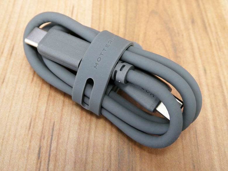 【PRレビュー】MOTTERU モバイルバッテリー MOT-MB25001