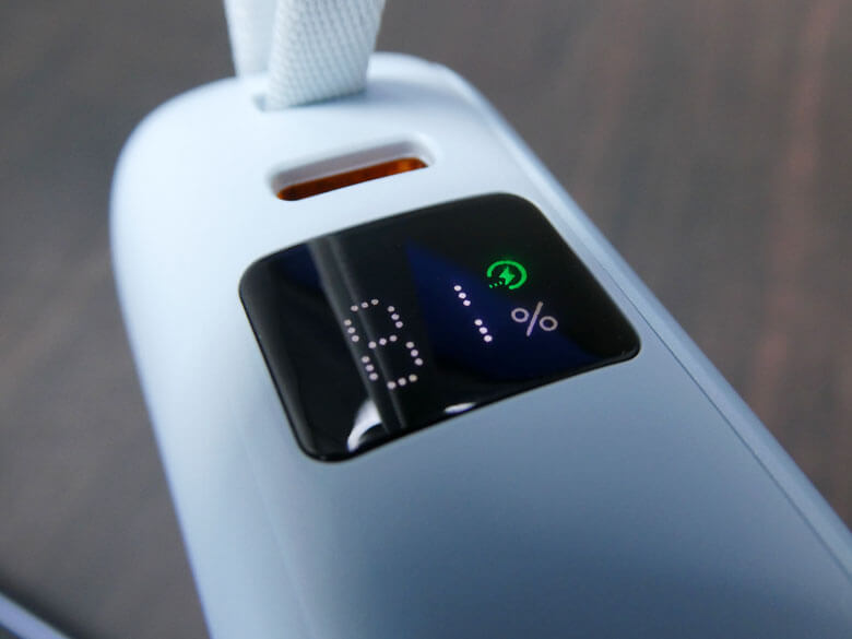 【PRレビュー】VINKO 小型モバイルバッテリー 10000mAh