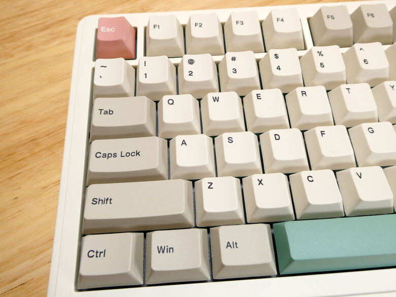 【PRレビュー】EPOMAKER RT82 メカニカルキーボード