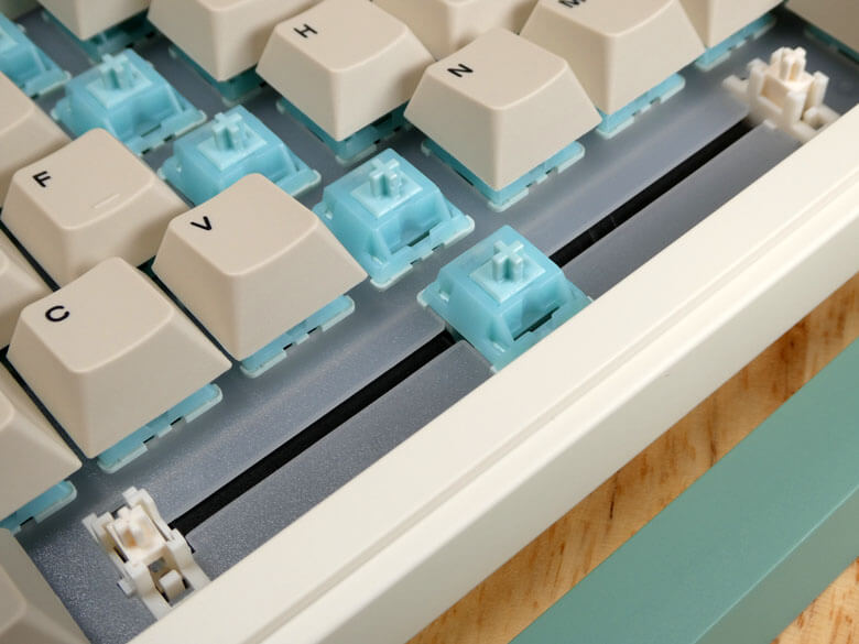 【PRレビュー】EPOMAKER RT82 メカニカルキーボード