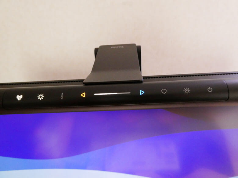 【PRレビュー】BenQ ScreenBar Pro モニターライト