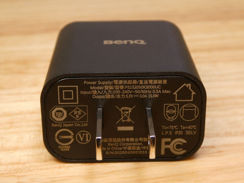 【PRレビュー】BenQ ScreenBar Pro モニターライト