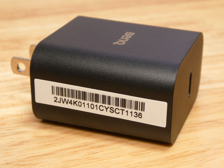 【PRレビュー】BenQ ScreenBar Pro モニターライト