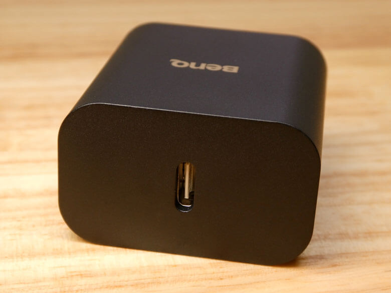 【PRレビュー】BenQ ScreenBar Pro モニターライト