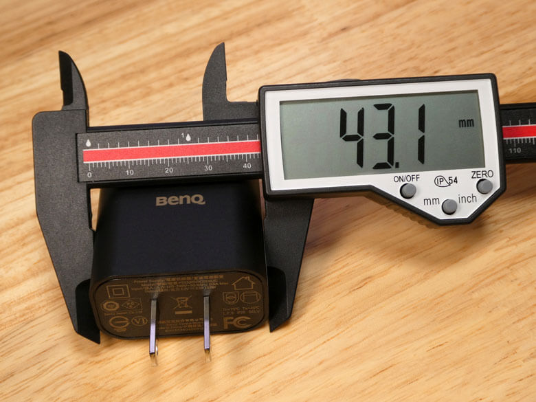 【PRレビュー】BenQ ScreenBar Pro モニターライト