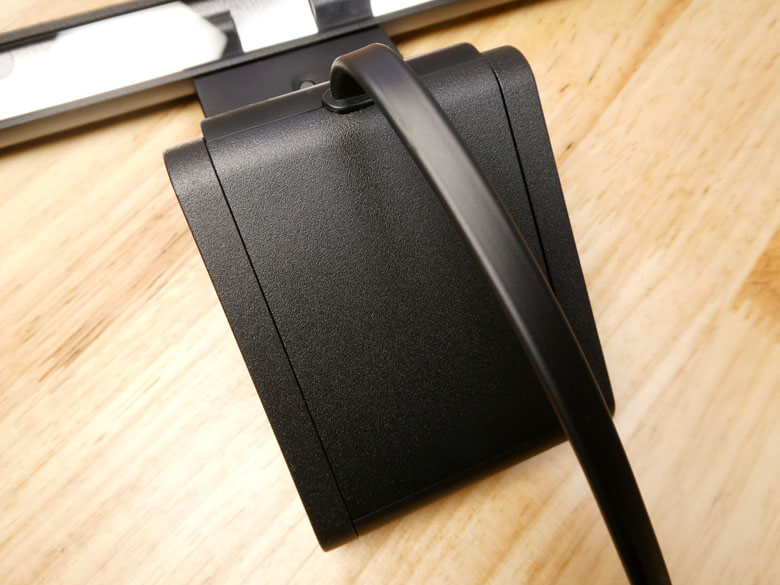 【PRレビュー】BenQ ScreenBar Pro モニターライト