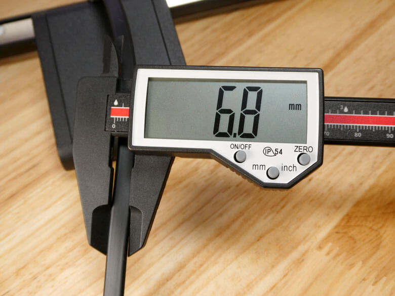 【PRレビュー】BenQ ScreenBar Pro モニターライト