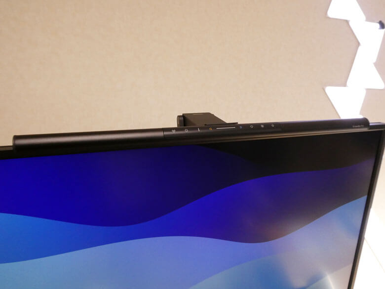 【PRレビュー】BenQ ScreenBar Pro モニターライト