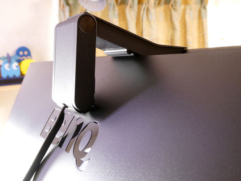 【PRレビュー】BenQ ScreenBar Pro モニターライト