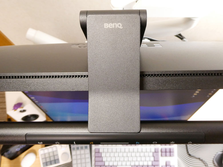 【PRレビュー】BenQ ScreenBar Pro モニターライト
