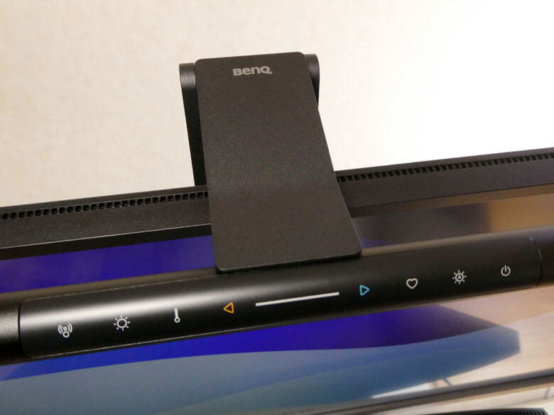 【PRレビュー】BenQ ScreenBar Pro モニターライト