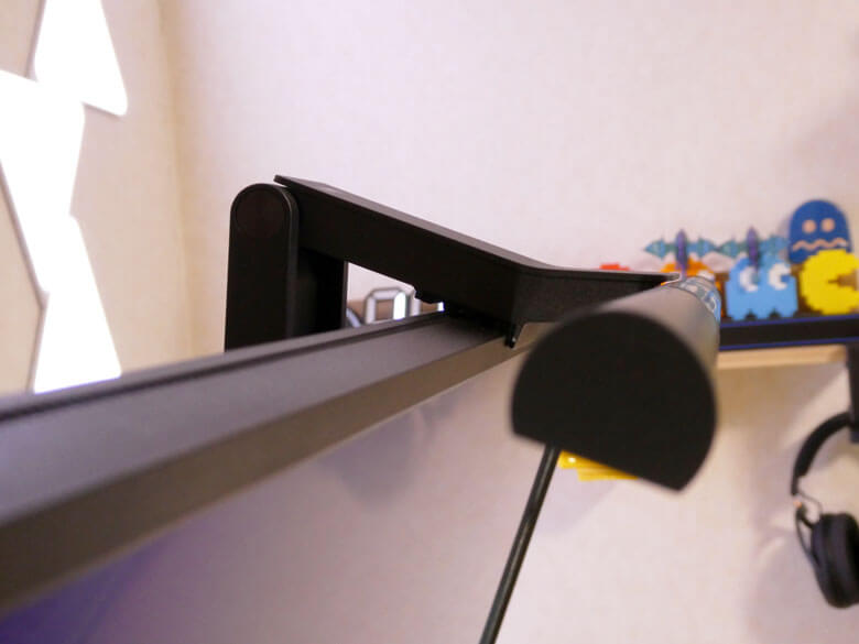【PRレビュー】BenQ ScreenBar Pro モニターライト